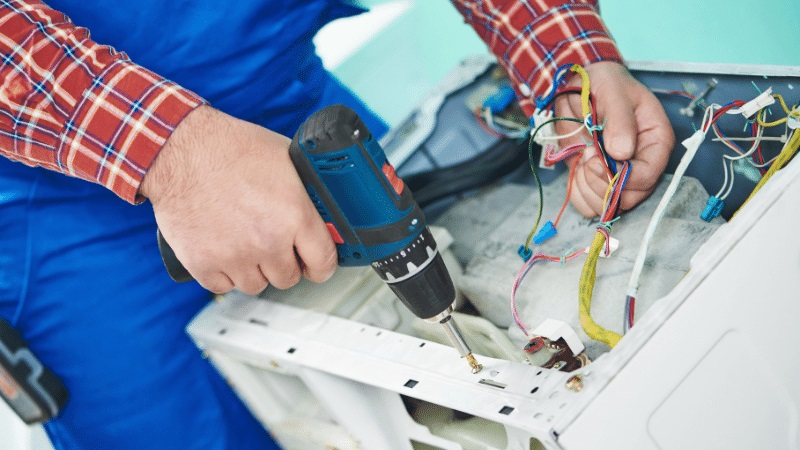 Alaşehir Amana Amana çamaşır makinesi kart tamiri – Su almama arızası orijinal parça ile giderildi. - Teknik servis örneği